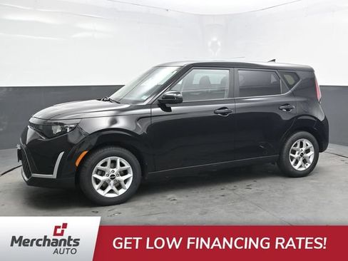 Used 2023 Kia Soul LX w/ LX Technology Package FWD image 3