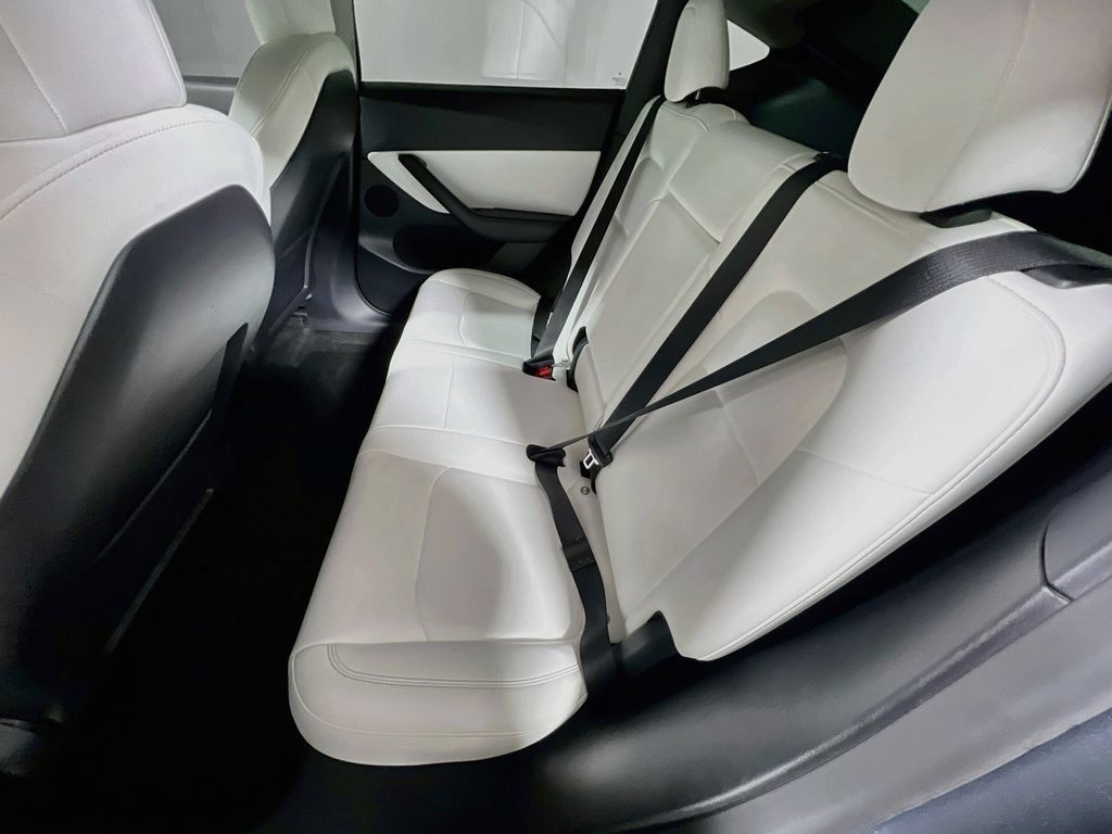 Used 2022 Tesla Model Y Performance AWD/4WD image 21