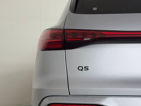 Used 2025 Audi Q5 Premium AWD/4WD image 29