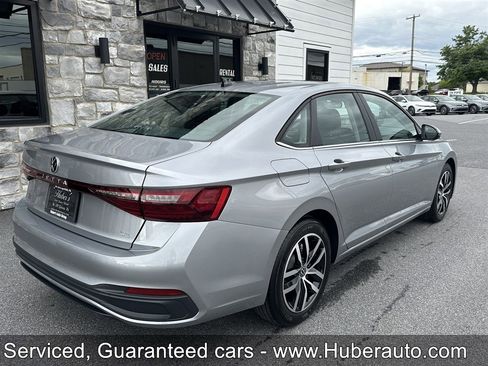Used 2026 Volkswagen Jetta SE FWD image 8