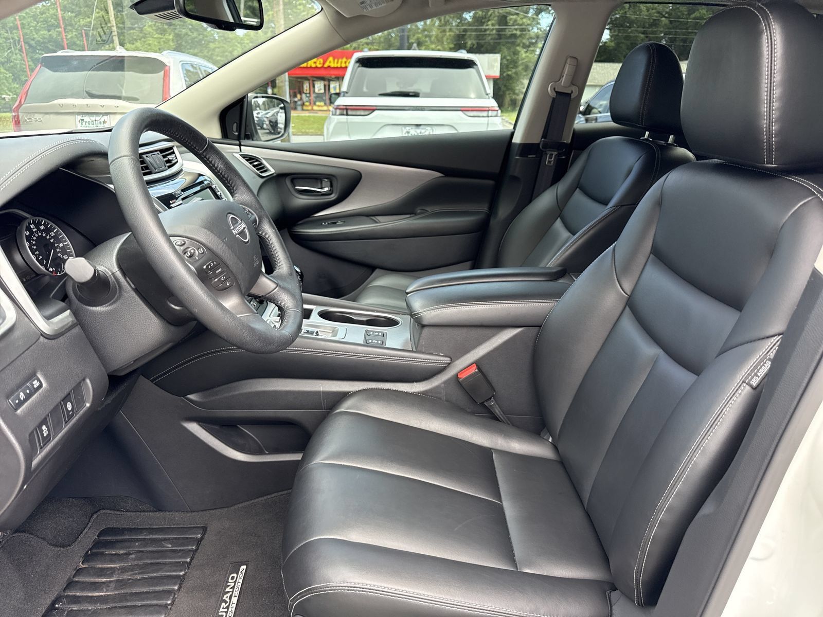 Used 2024 Nissan Murano SV w/ SV Midnight Edition Package FWD image 9
