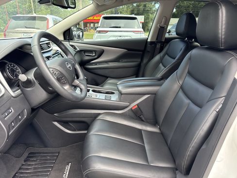 Used 2024 Nissan Murano SV w/ SV Midnight Edition Package FWD image 9