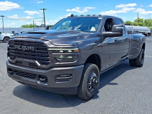 New 2026 RAM 3500 Laramie AWD/4WD image 13