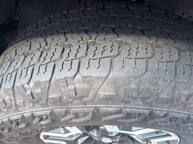 Used 2023 Toyota Tacoma TRD Off-Road w/ TRD Premium Off Road Package AWD/4WD image 7
