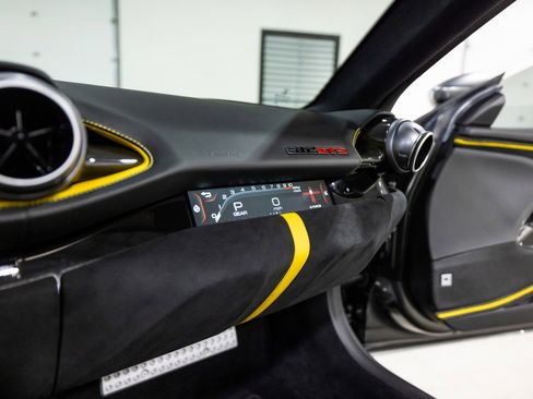 Used 2023 Ferrari 812 GTS image 63