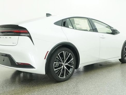 New 2026 Toyota Prius XLE FWD image 17