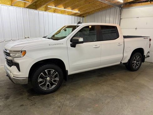 Used 2023 Chevrolet Silverado 1500 LT w/ Protection Package AWD/4WD image 4