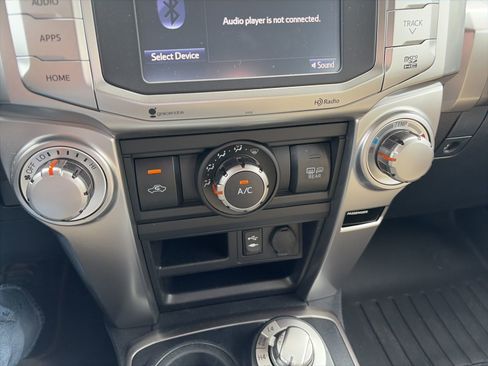 Used 2015 Toyota 4Runner SR5 Premium image 17