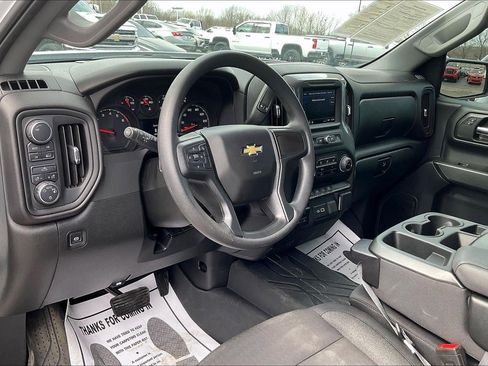 Used 2025 Chevrolet Silverado 1500 Custom image 14