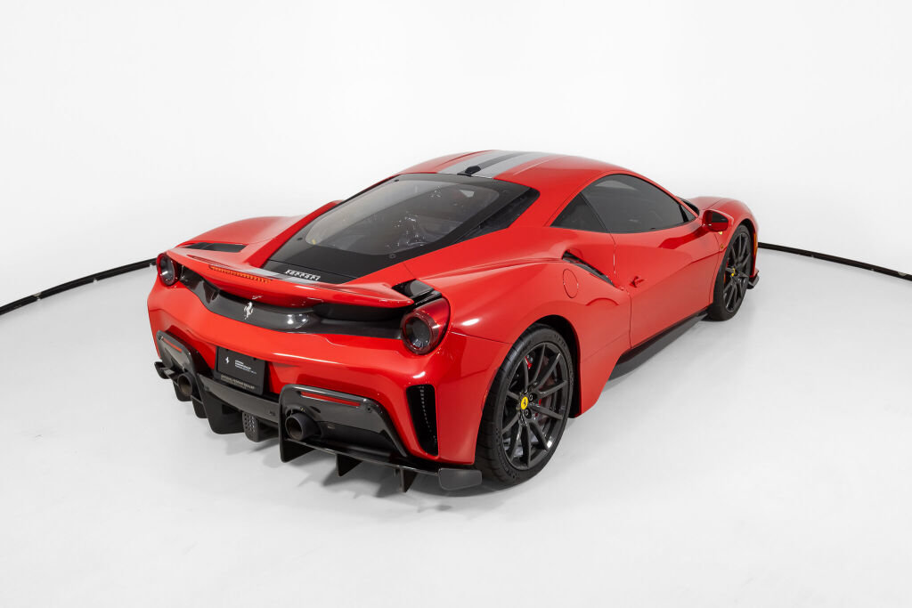 Used 2020 Ferrari 488 Pista Coupe RWD image 9