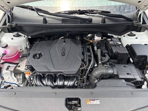 Used 2025 Kia Sportage LX FWD image 32