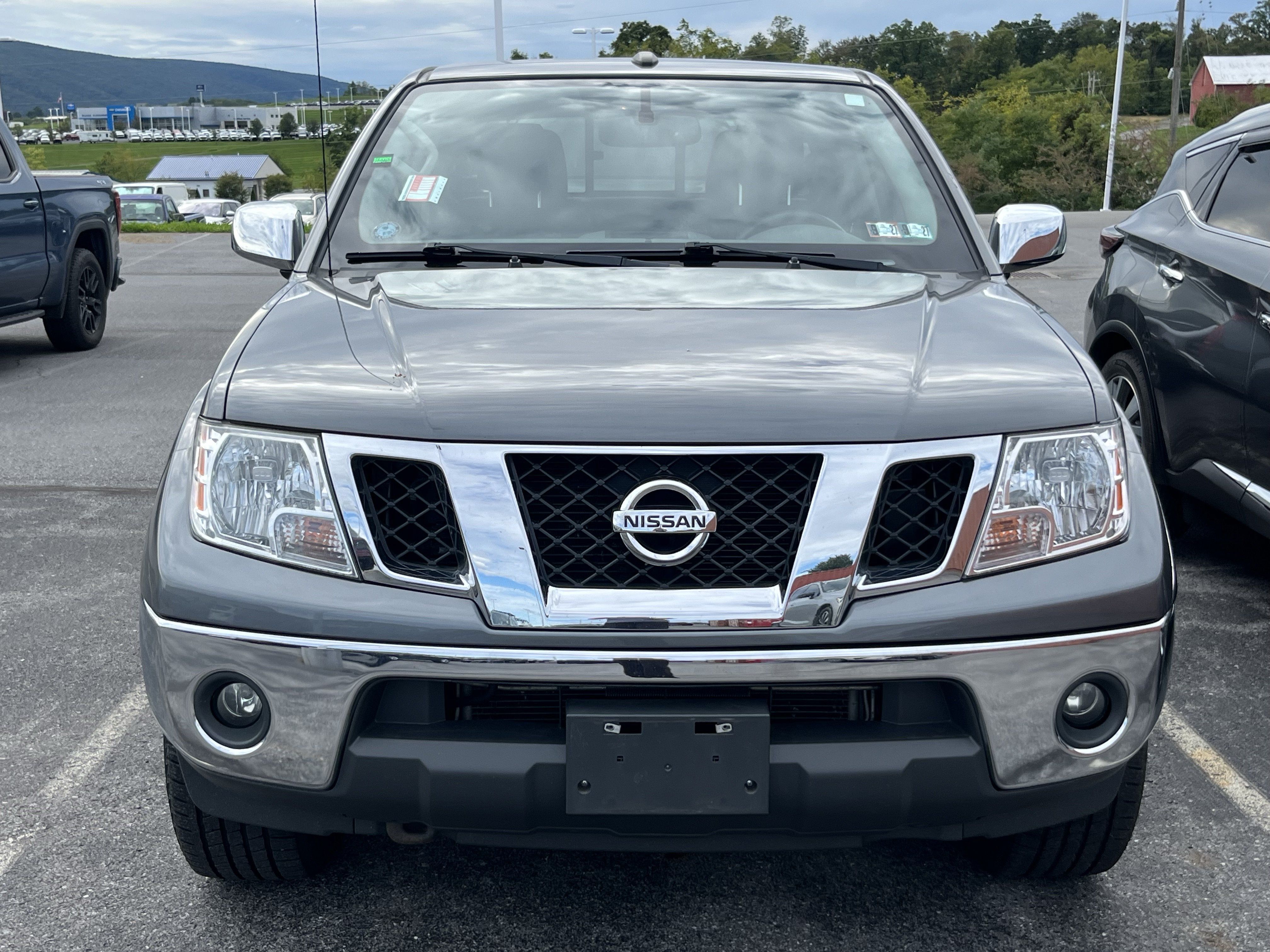 Used 2019 Nissan Frontier SL AWD/4WD image 5