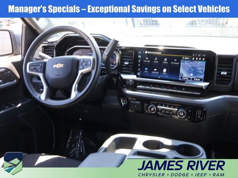 Used 2025 Chevrolet Silverado 1500 LT AWD/4WD image 13
