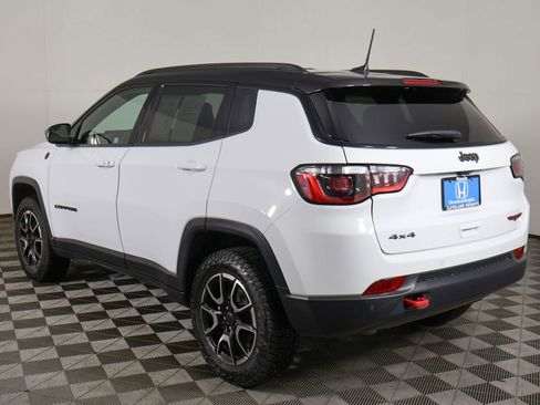 Used 2025 Jeep Compass Trailhawk AWD/4WD image 7