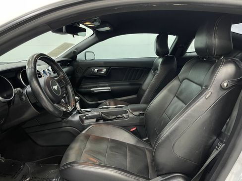 Used 2021 Ford Mustang GT Premium w/ GT Performance Package RWD image 12