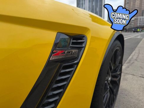 Used 2015 Chevrolet Corvette Z06 w/ 3LZ Preferred Equipment Group RWD image 8