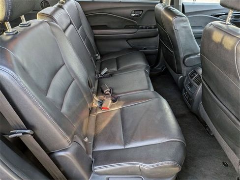 Used 2017 Honda Pilot Touring image 31