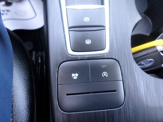 Used 2022 Ford Escape SEL w/ Technology Package AWD/4WD image 16