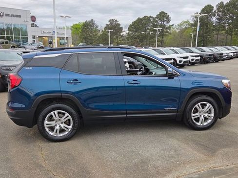 Used 2020 GMC Terrain SLE w/ Driver Convenience Package AWD/4WD image 13