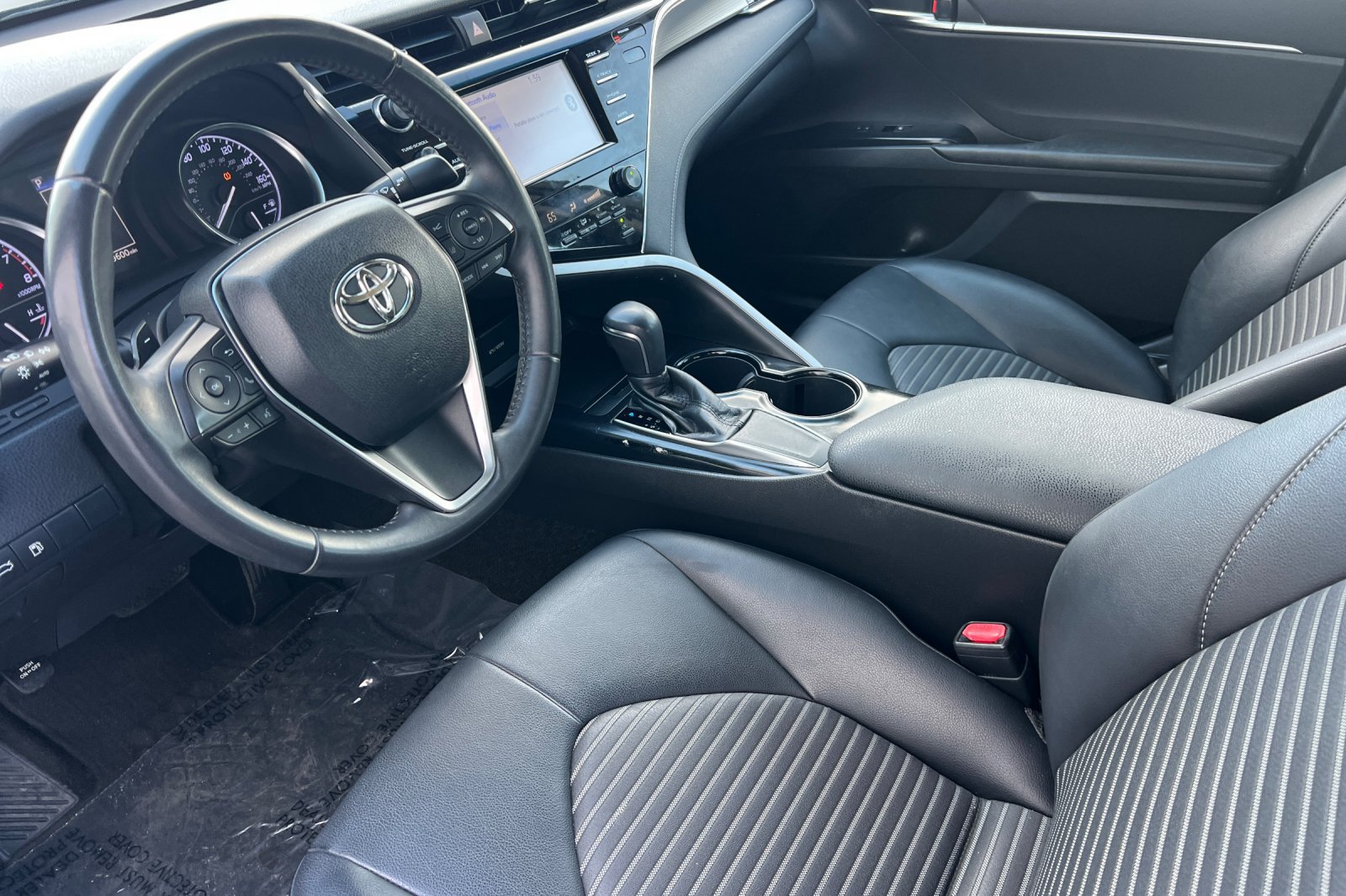 Used 2018 Toyota Camry SE FWD image 11