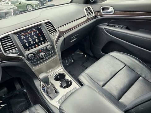 Used 2018 Jeep Grand Cherokee Overland image 32