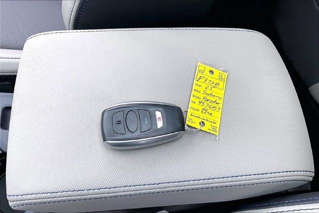 Used 2025 Subaru Forester Limited AWD/4WD image 35