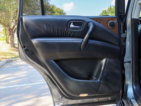 Used 2017 INFINITI QX80 4WD image 12