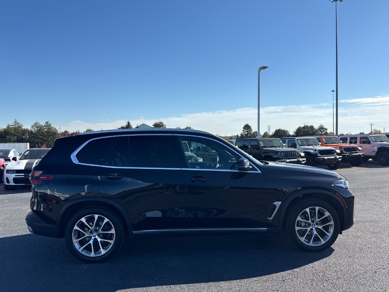 Used 2025 BMW X5 xDrive40i AWD/4WD image 2