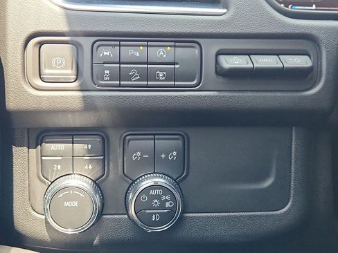 Certified 2024 GMC Yukon XL AT4 w/ Technology Package AWD/4WD image 15