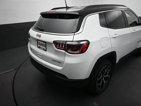 Used 2025 Jeep Compass Limited AWD/4WD image 15