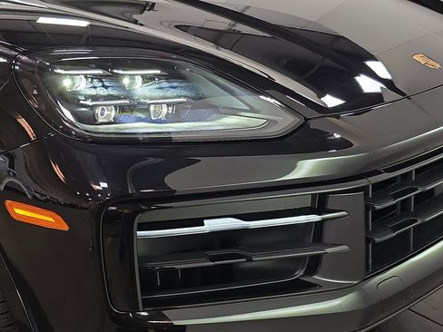 New 2025 Porsche Cayenne S image 12
