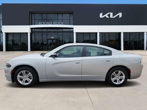 Used 2023 Dodge Charger SXT RWD image 4