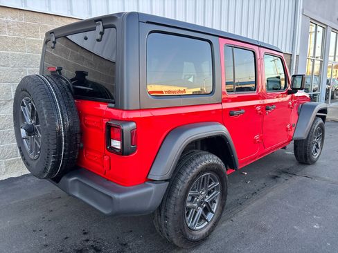 Used 2024 Jeep Wrangler Sport S image 6