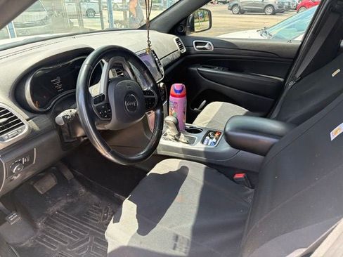 Used 2019 Jeep Grand Cherokee Altitude AWD/4WD image 8