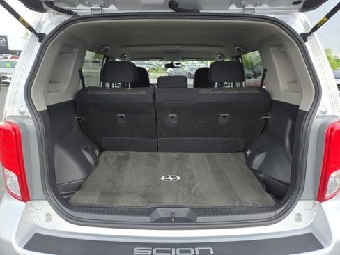 Used 2014 Scion xB image 9