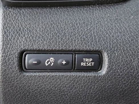 Used 2019 Nissan Rogue S w/ Special Edition Package FWD image 8