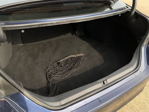 Used 2019 Toyota Avalon Limited image 30