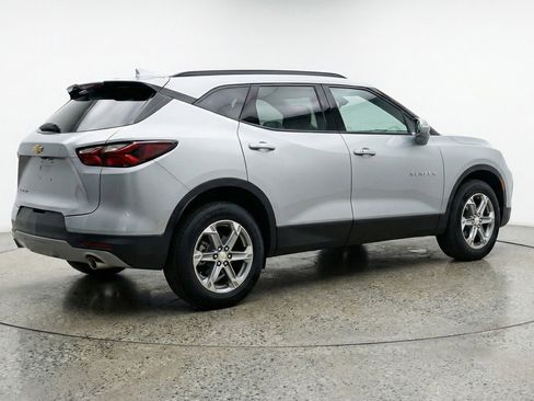 Used 2025 Chevrolet Blazer LT FWD image 9