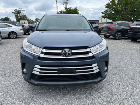 Used 2019 Toyota Highlander Plus AWD/4WD image 3