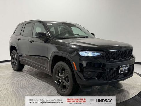 New 2025 Jeep Grand Cherokee Altitude AWD/4WD image 1