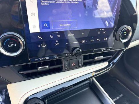 Used 2024 Lexus NX 250 FWD w/ Towing Package (2000 Lbs) image 19