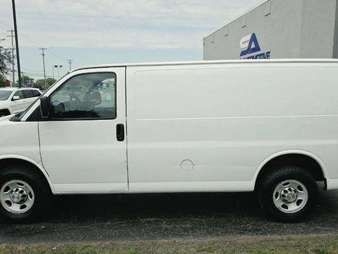 Used 2014 Chevrolet Express 2500 RWD image 3