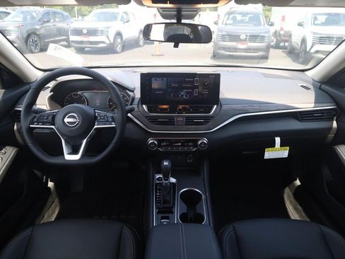 New 2026 Nissan Altima 2.5 SV w/ SV Premium Package FWD image 7