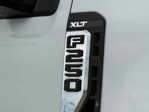 Used 2025 Ford F250 XLT w/ FX4 Off-Road Package AWD/4WD image 5