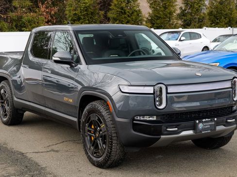 Used 2022 Rivian R1T Adventure image 10