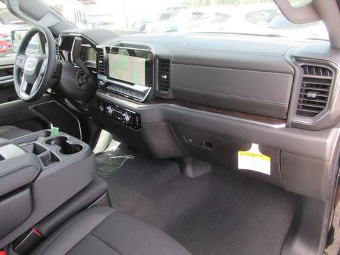 Used 2024 GMC Sierra 1500 Elevation image 10
