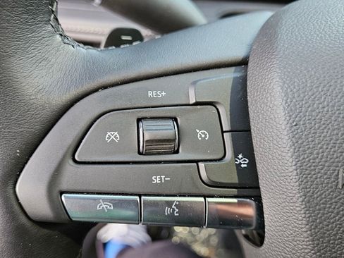 Used 2025 Cadillac XT4 Premium Luxury image 23