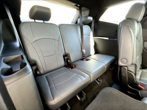 Used 2024 Buick Enclave Premium image 39