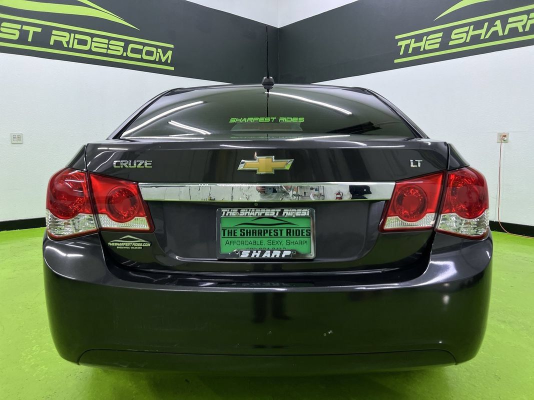 Used 2016 Chevrolet Cruze LT w/ Technology Package FWD image 8