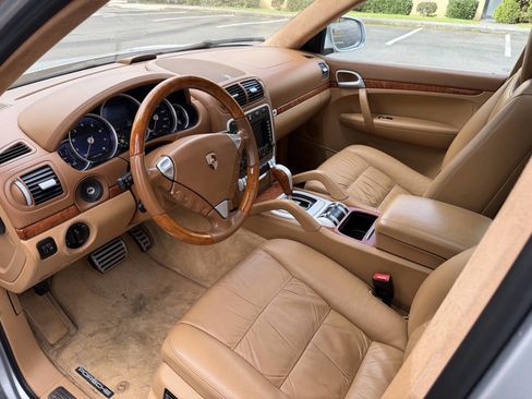 Used 2006 Porsche Cayenne Turbo image 13